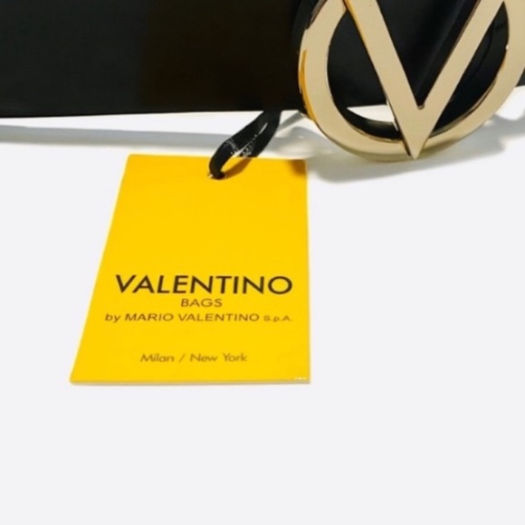 VALENTINO Giusy V-Logo Black Gold Buckle Leather
Belt NWT - Picture 4 of 9